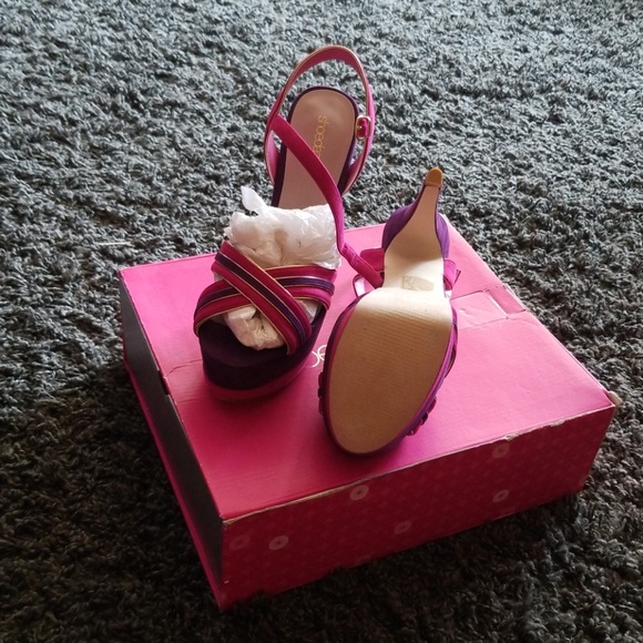 Krizzia Heeled Sandals - Picture 3 of 5